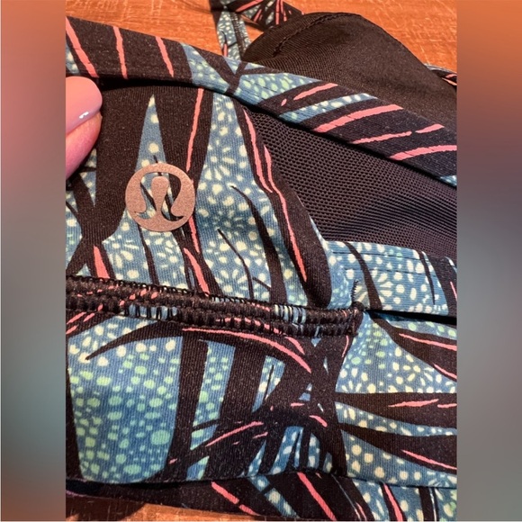 Tropical Print Women's Sports Bra - Picture 6 of 7